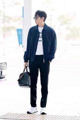 배우 이민호의 ‘클라스’가 다른 공항 패션